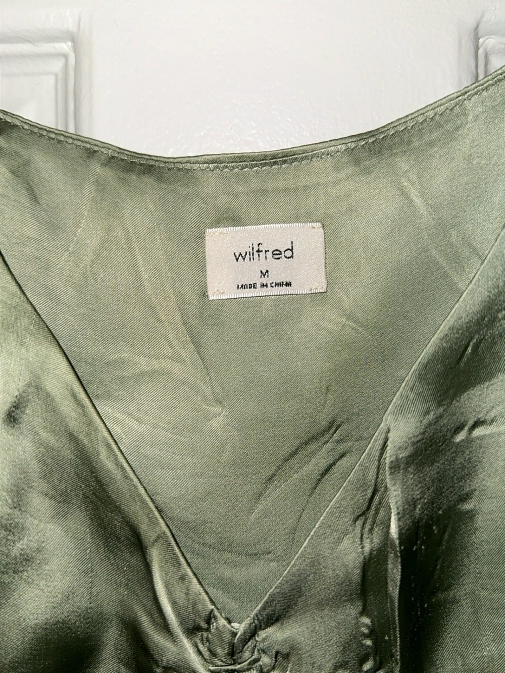 Excellent condition Aritzia Wilfred Verso Ruched Camisole Green Tea Medium - Picture 4 of 5